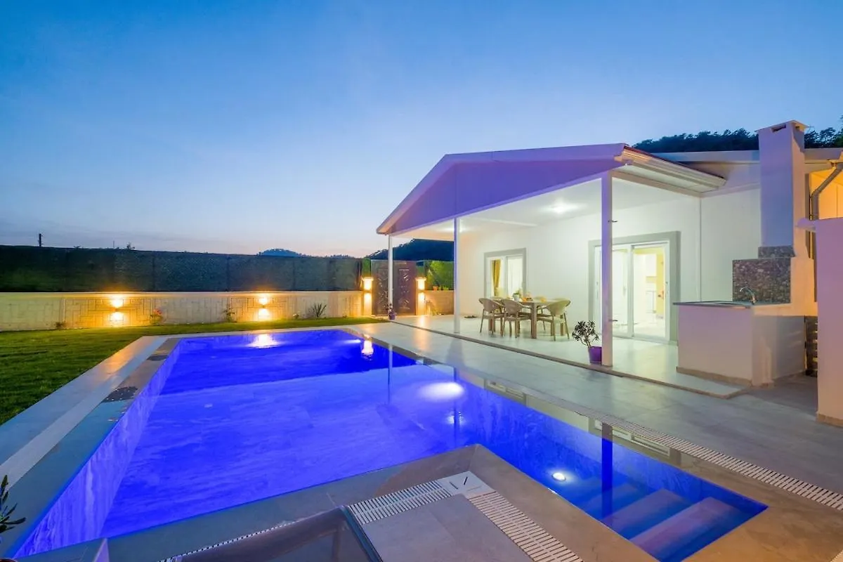 Conservative Villa 1 Km From The Beach In Gocek Fethiye